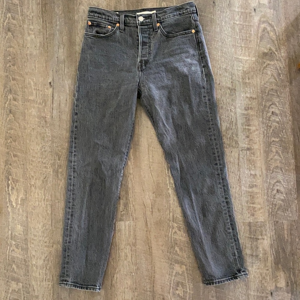 Levi’s “Wedgie” jeans size 27